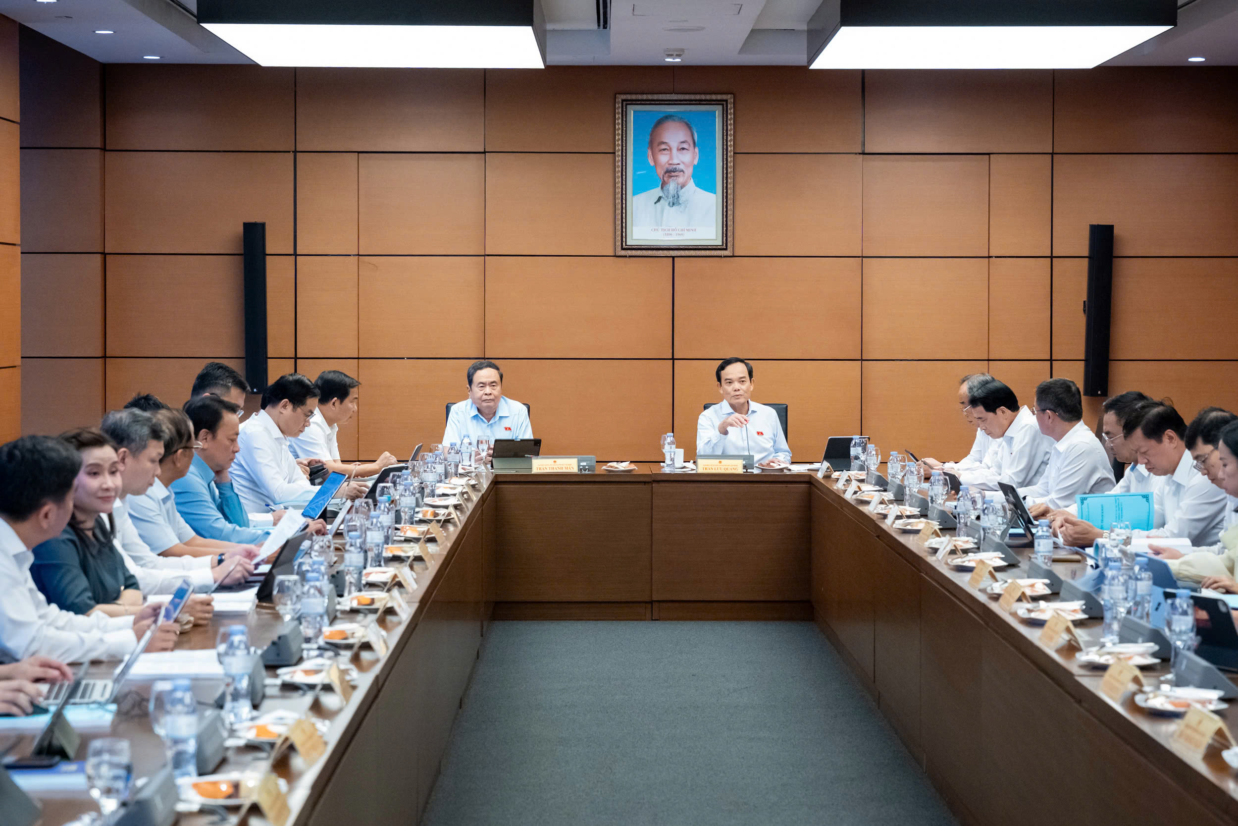 Chủ tịch Quốc hội: Tiếp tục rà soát để cắt giảm thực chất điều kiện đầu tư kinh doanh- Ảnh 1.