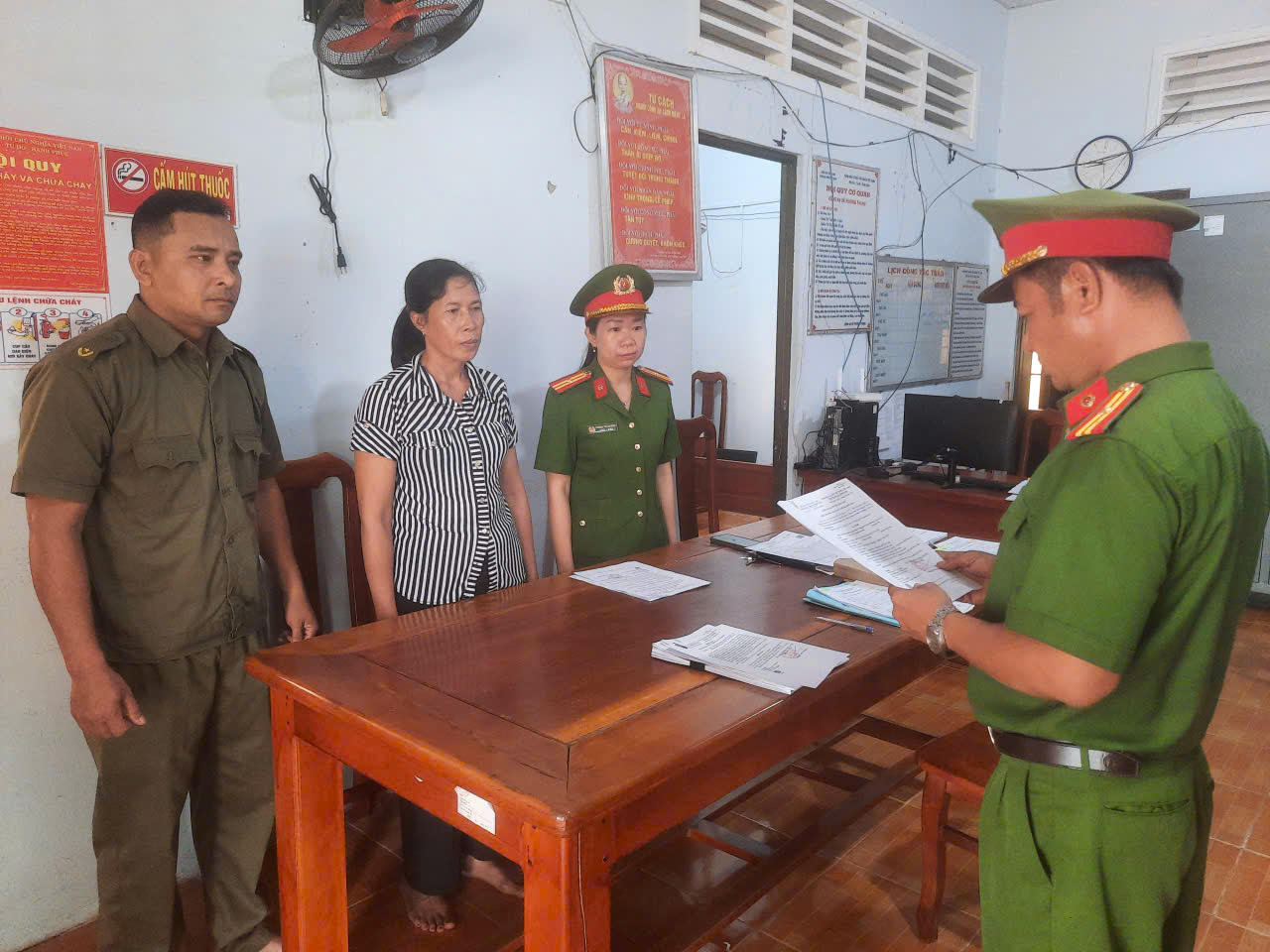 Mâu Thuẫn Giữa Hai Bà Mẹ Dẫn Đến Bắt Giữ Tình Huống Nghiêm Trọng