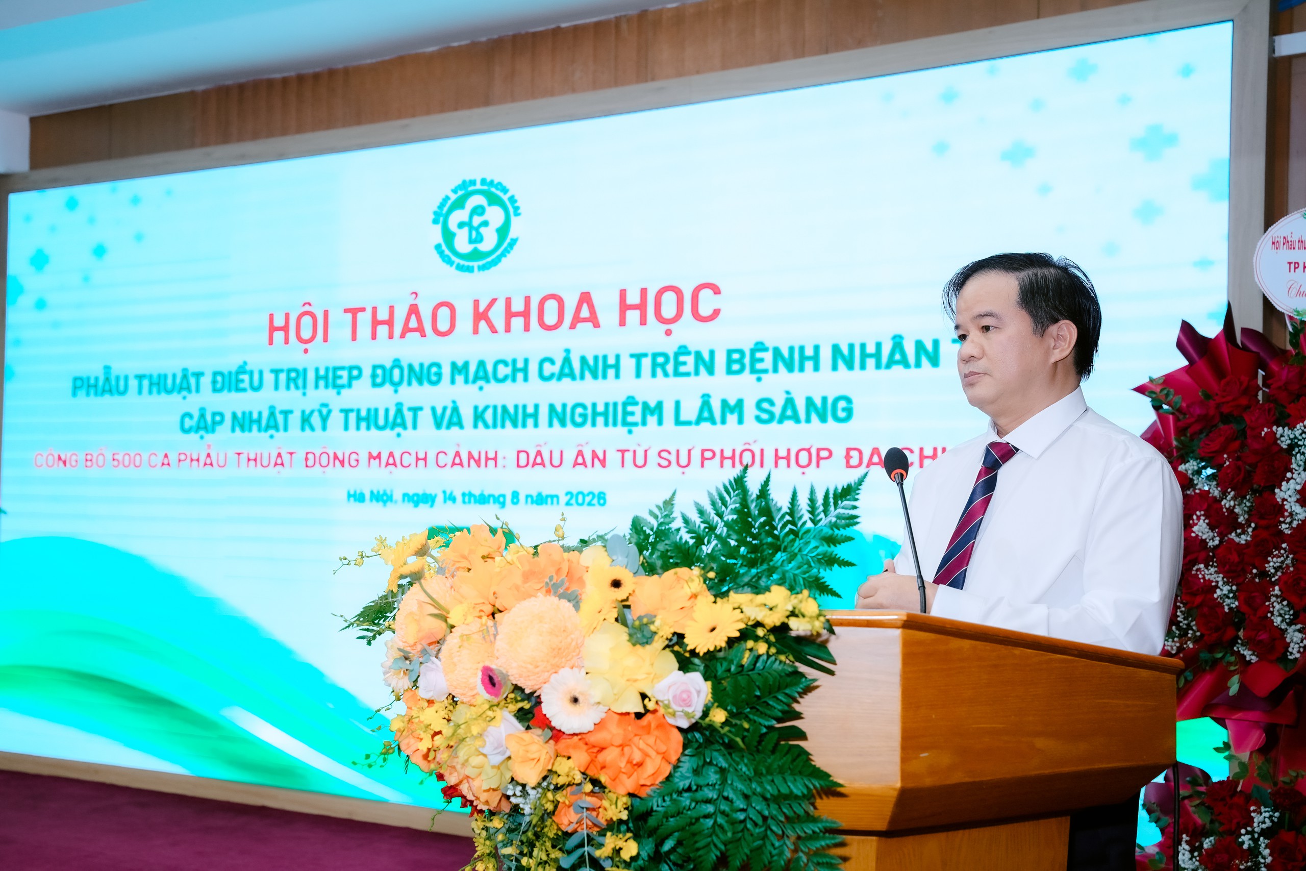 Bệnh Viện Bạch Mai Bước Sang Kỷ Nguyên Mới Với 500 Ca Phẫu Thuật Hẹp Động Mạch Cảnh - Ảnh 1.
