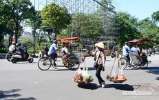 Nguy Cơ Từ Vật Sắc Nhọn: Hàng Loạt Xe Ô Tô Thủng Lốp Trên Cao Tốc