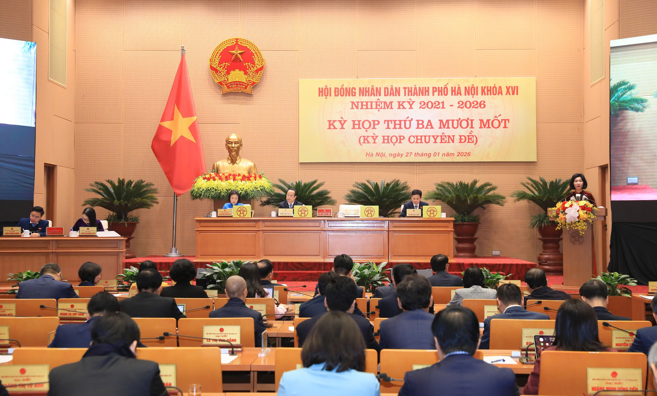 HĐND TP Hà Nội Thảo Luận Các Biện Pháp Tổ Chức Lại Ngành Quản Lý