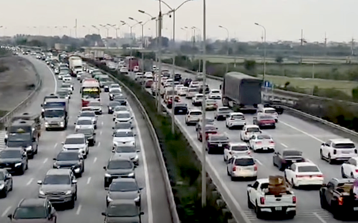 Người Dân Trở Về Thủ Đô: Lưu Ý Để Tránh Kẹt Xe Trong Dịp Quốc Khánh - Ảnh 1.