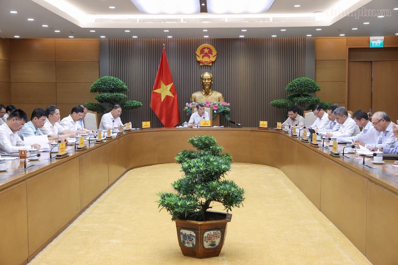 Thủ tướng yêu cầu tổ chức lại hệ thống phân phối xăng dầu- Ảnh 2.