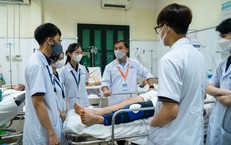 Cứu kịp thời ngư dân bị thoát vị bẹn nghẹt trên đảo Song Tử Tây: điều gì cần biết