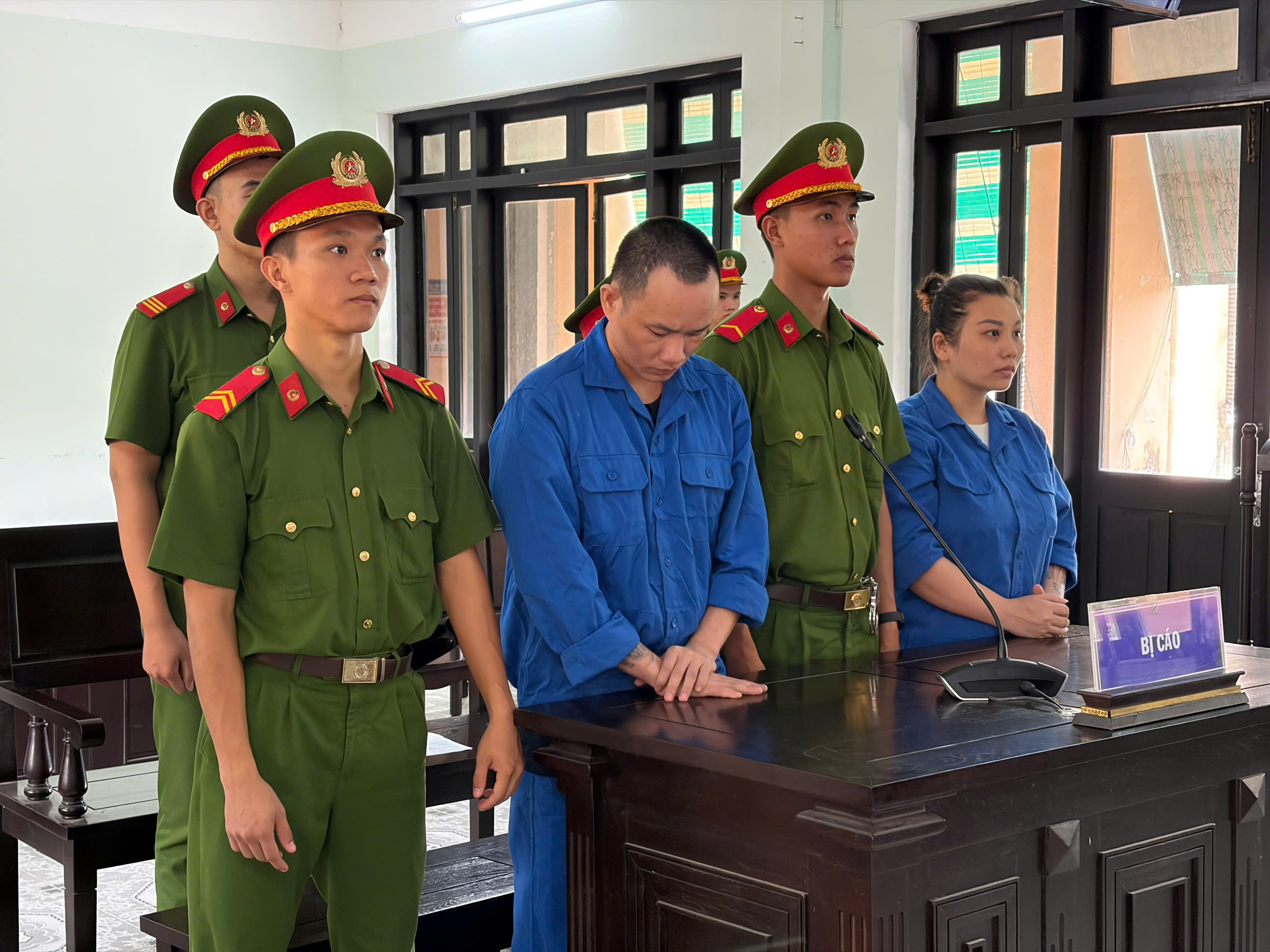 Tòa án Huế tuyên án nặng hai bị cáo trong vụ mua bán trái phép chất ma túy