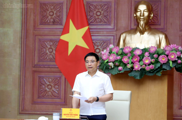 Ổn định giá thuốc, vật tư y tế và dịch vụ khám chữa bệnh: nhiệm vụ trước mắt của các bộ ngành