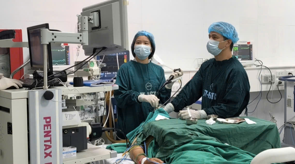 Ngừng thuốc kháng virus ở người viêm gan B: một ca suy gan cấp nguy kịch