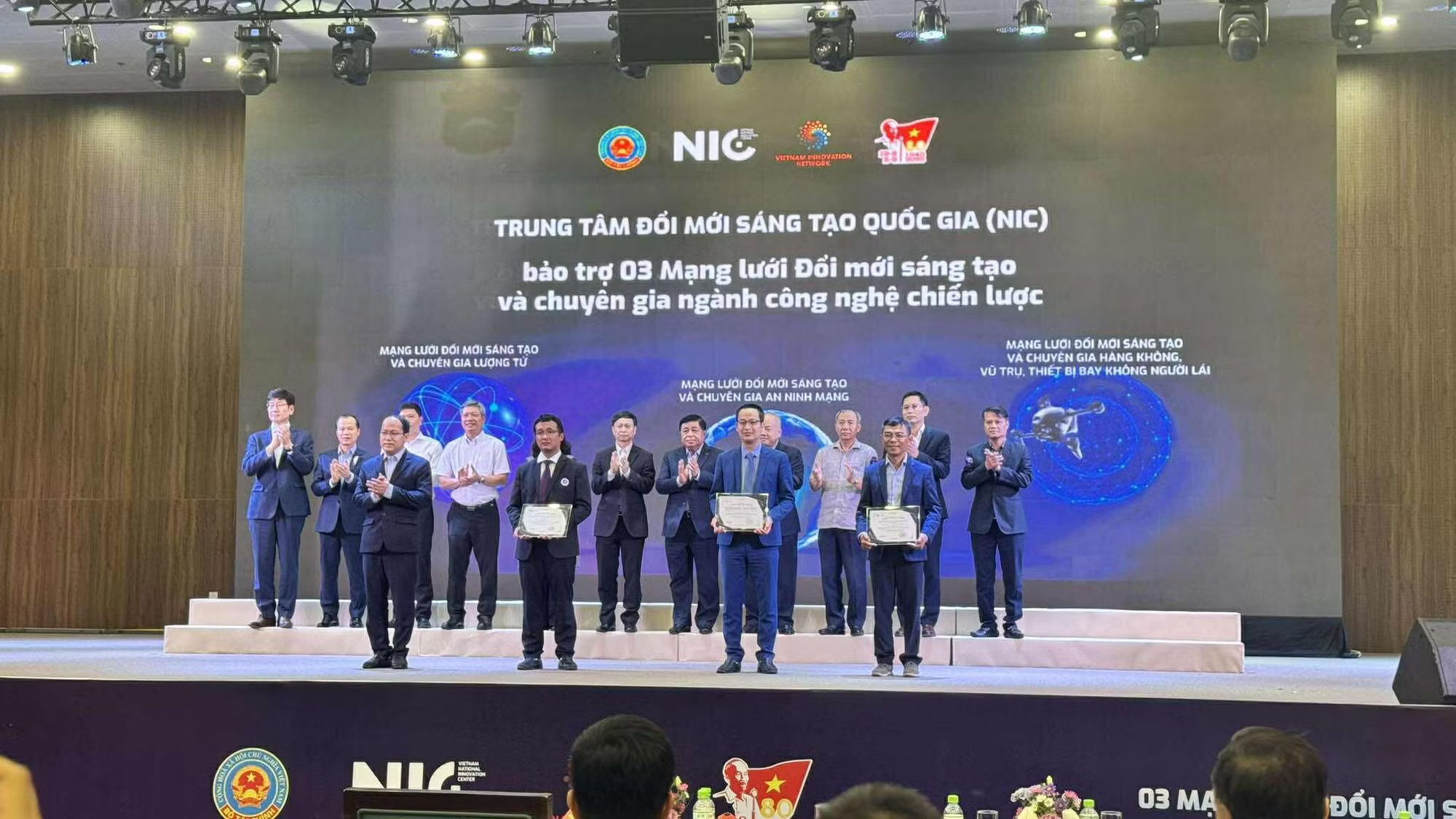 Công nghệ không gian vũ trụ: Hướng hợp tác chiến lược mới giữa Việt Nam-Pháp- Ảnh 1.